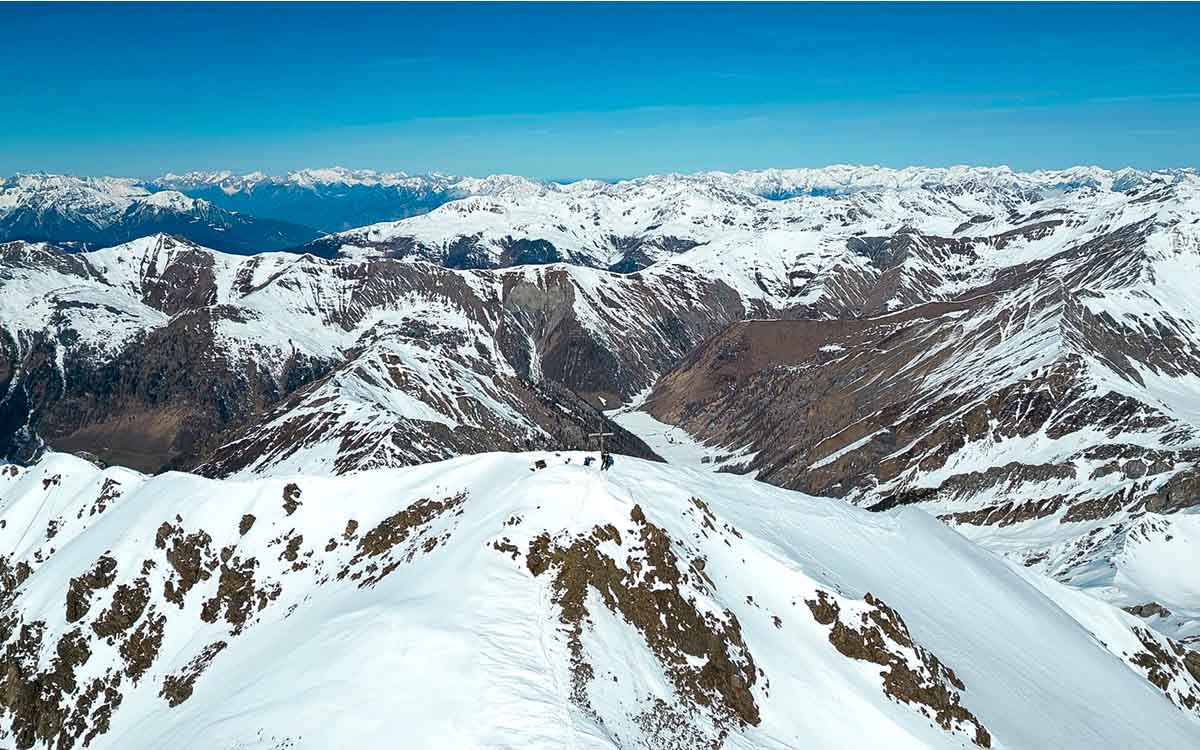 Olperer mit Blick aufs Schmirntal und umliegender Bergkette