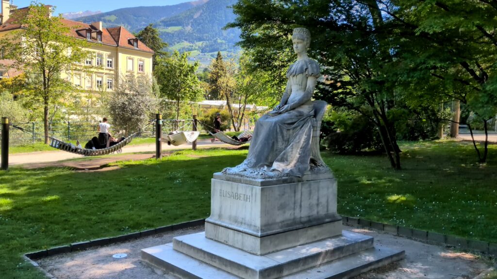 Sissi-Statue im Elisabethpark in Meran