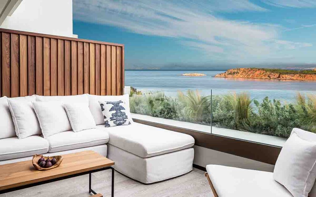 Lounge mit Meerblick am Four Seasons Astir Palace Athens